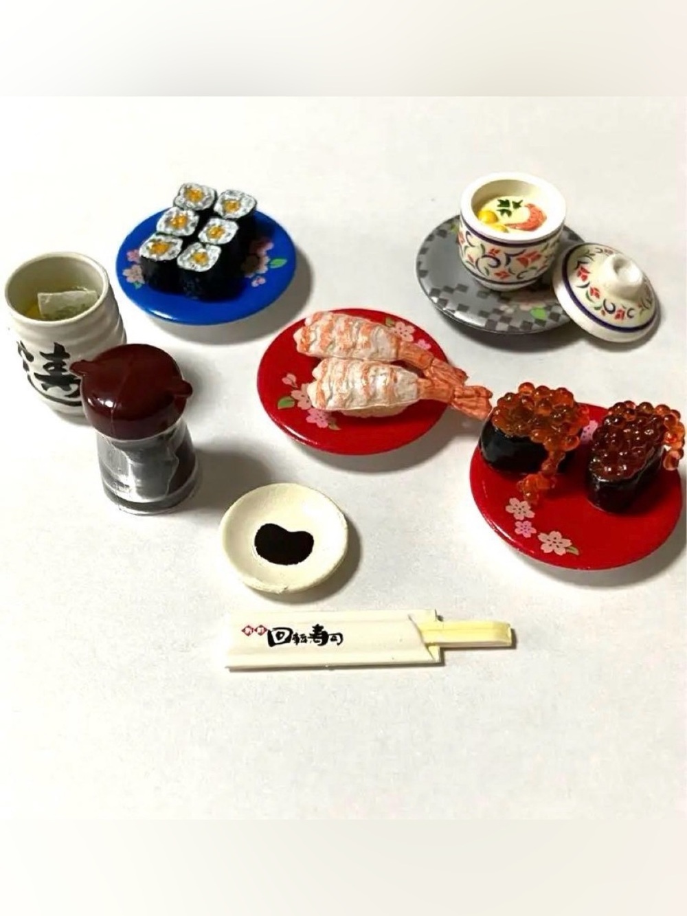 Rement 2006 Miniature Sushi Plate Set with Red and Blue Decorative Plates